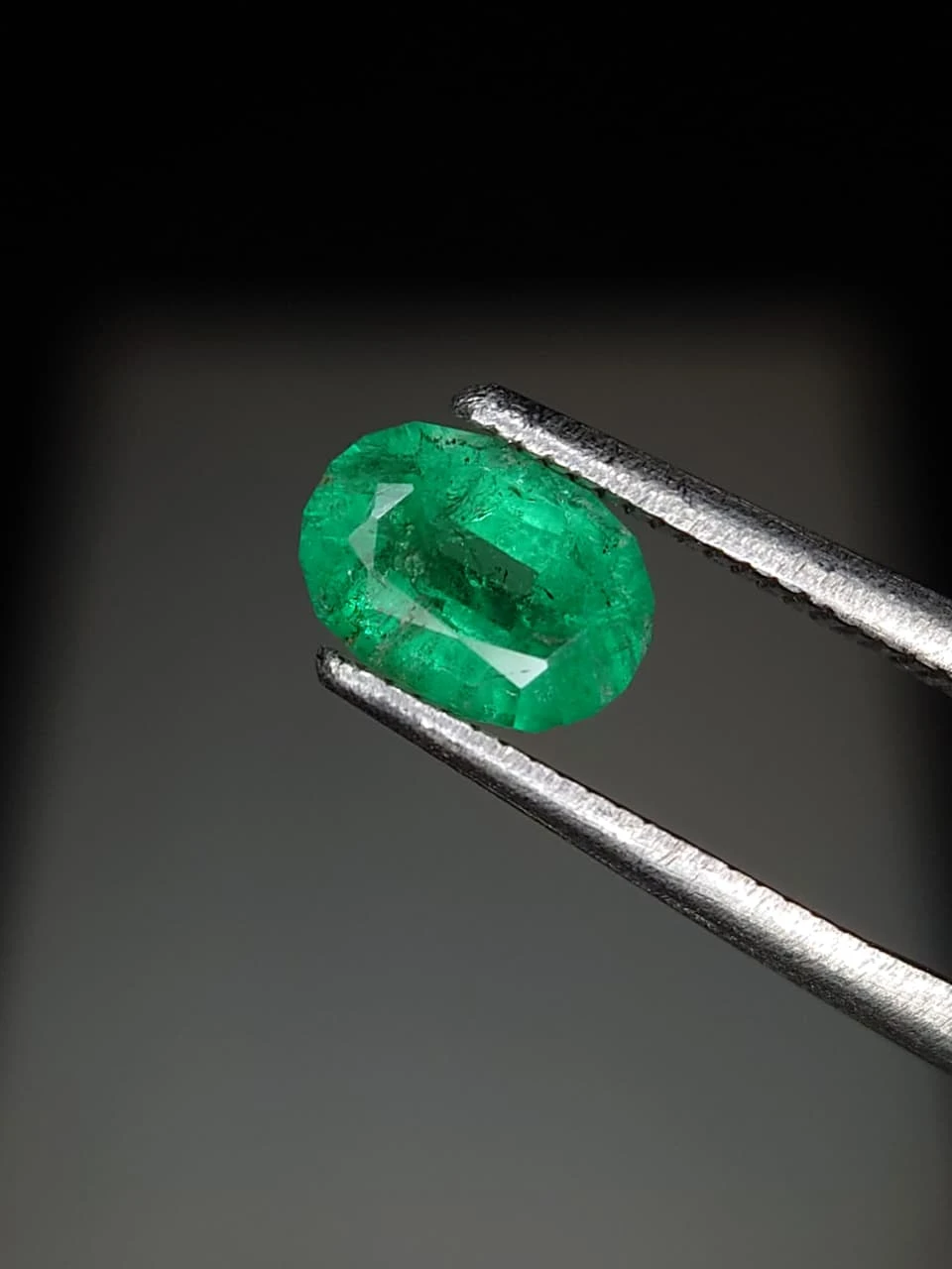 0.8ct Natural Oval Faceted Panjsher Emerald from Afghanistan — view 1